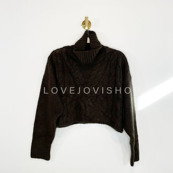 Closet Clearout! | Stradivarius Khaki Brown Knit Cropped Sweater | Cabincore - Picture 1 of 5